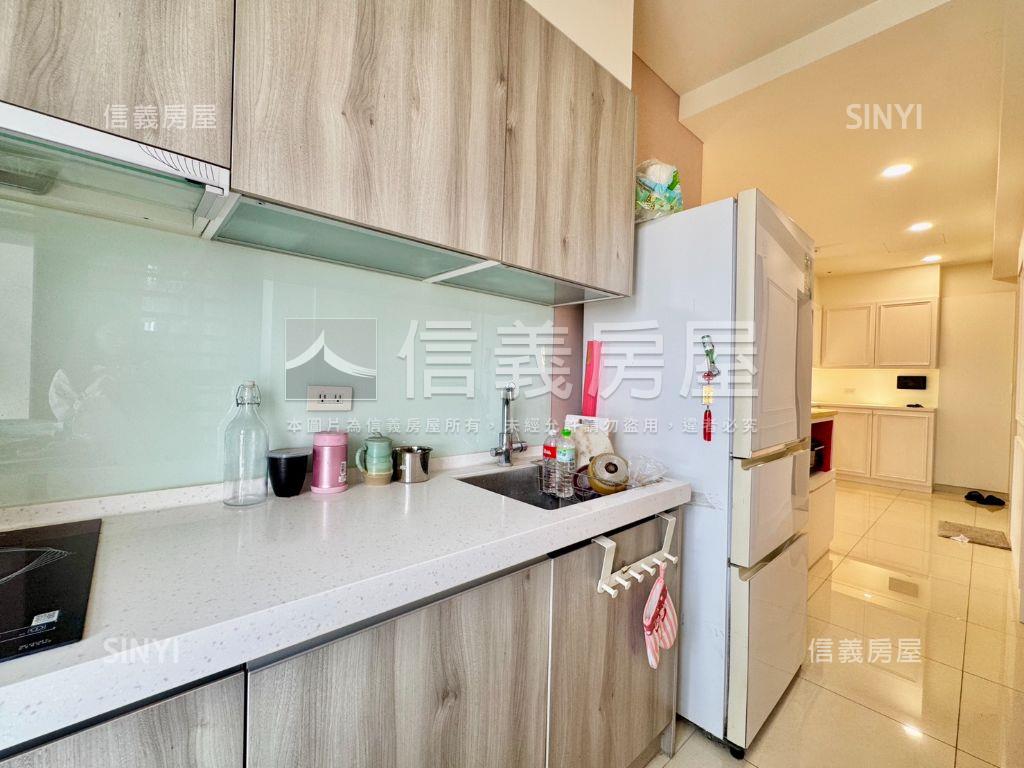 鑫左岸｜市政河景兩房含車房屋室內格局與周邊環境