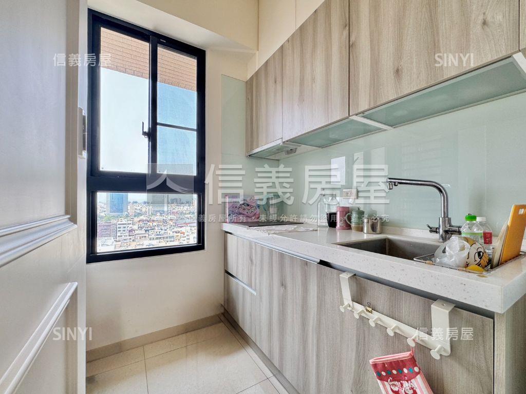 鑫左岸｜市政河景兩房含車房屋室內格局與周邊環境