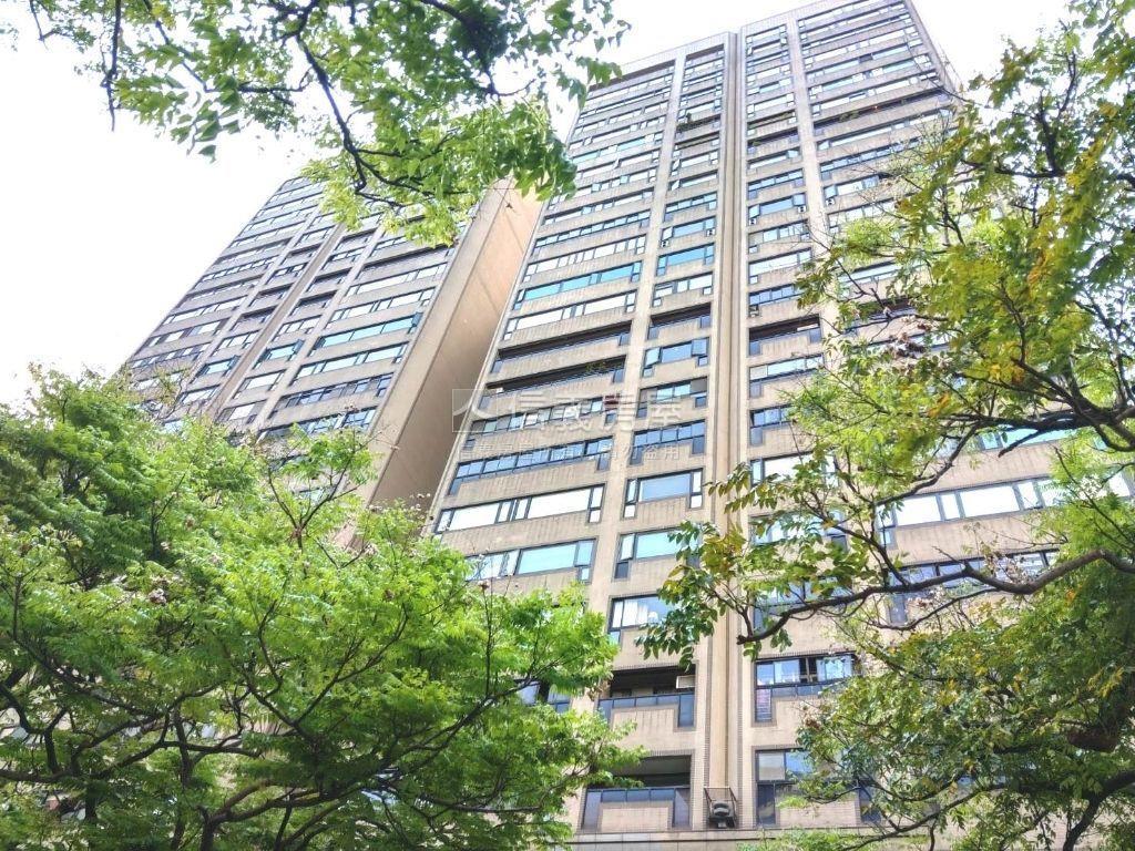 藍天凱悅高樓附平面車位房屋室內格局與周邊環境