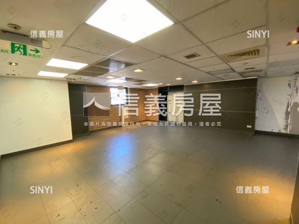 北藝中心對面★三角窗店面房屋室內格局與周邊環境