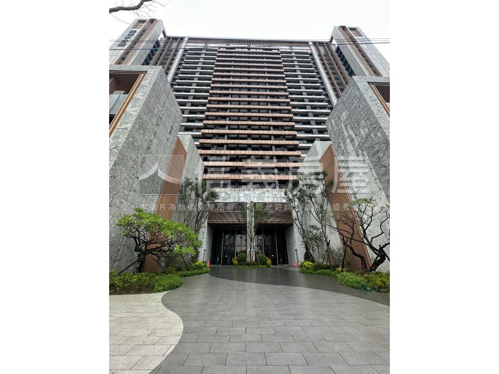 全新美術水公園全兩房平車房屋室內格局與周邊環境