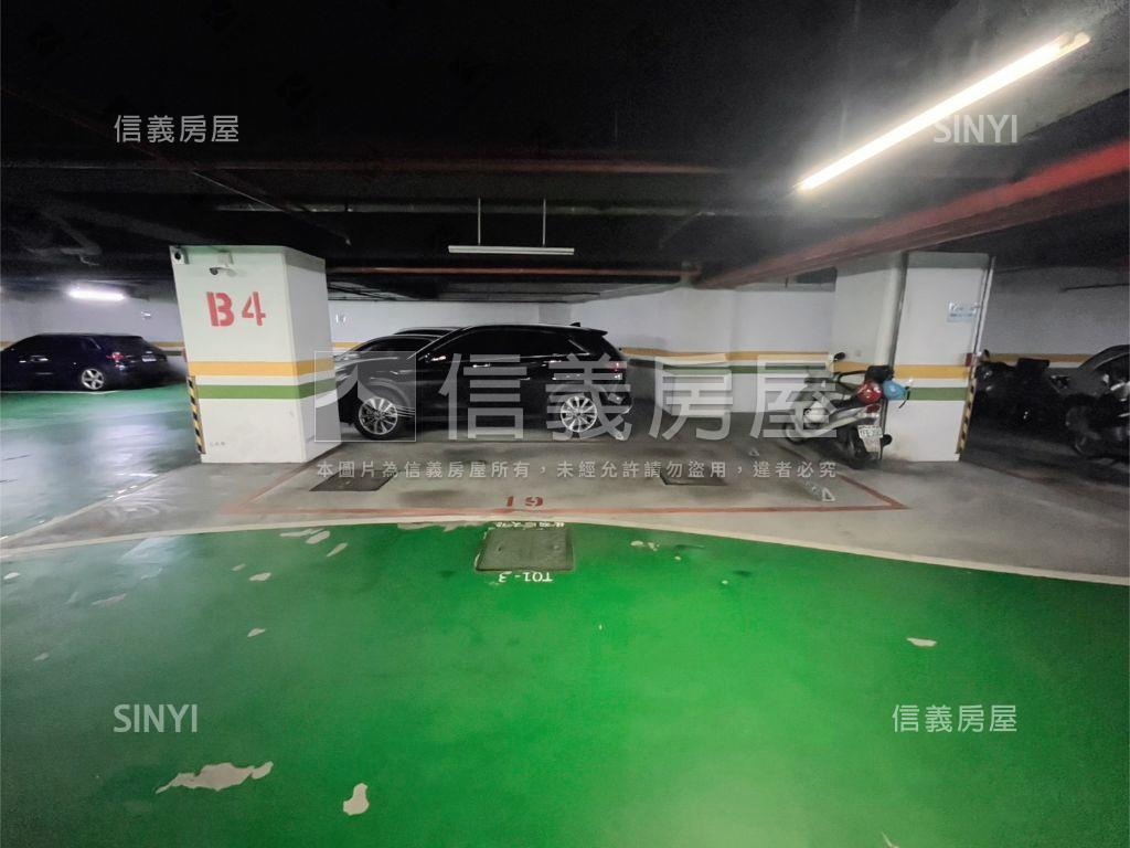 專任捷運好境電梯三房車位房屋室內格局與周邊環境