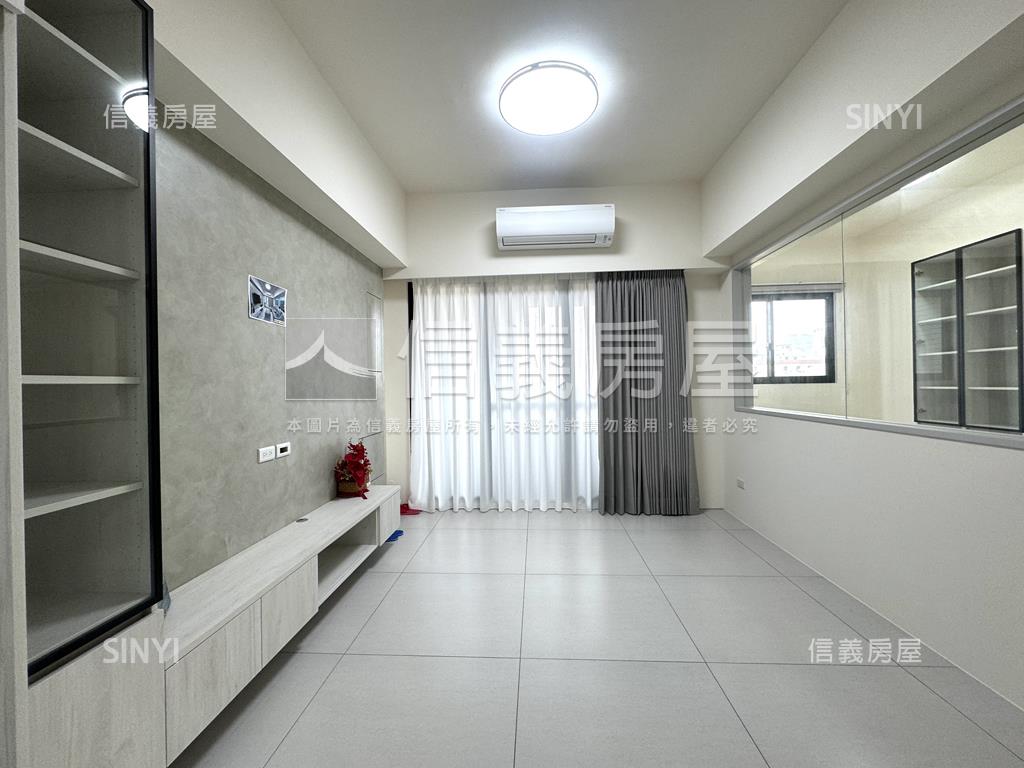 近巨城三民４３３美三房房屋室內格局與周邊環境