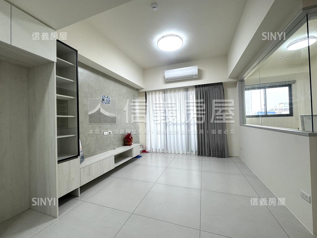 近巨城三民４３３美三房房屋室內格局與周邊環境