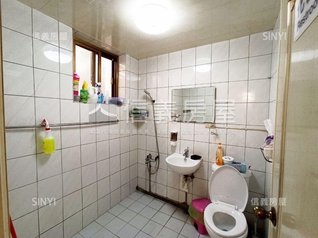 錢進民享街住店房屋室內格局與周邊環境