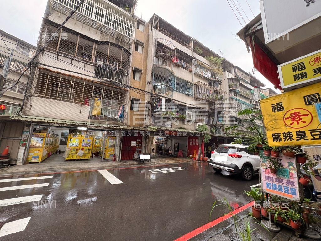 錢進民享街住店房屋室內格局與周邊環境