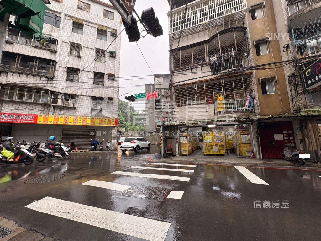 錢進民享街住店房屋室內格局與周邊環境