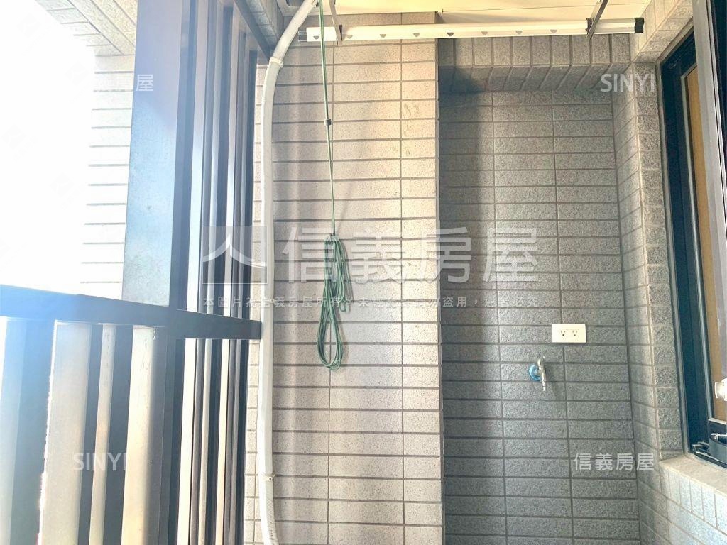 美術白天鵝Ｄ棟兩房平車房屋室內格局與周邊環境
