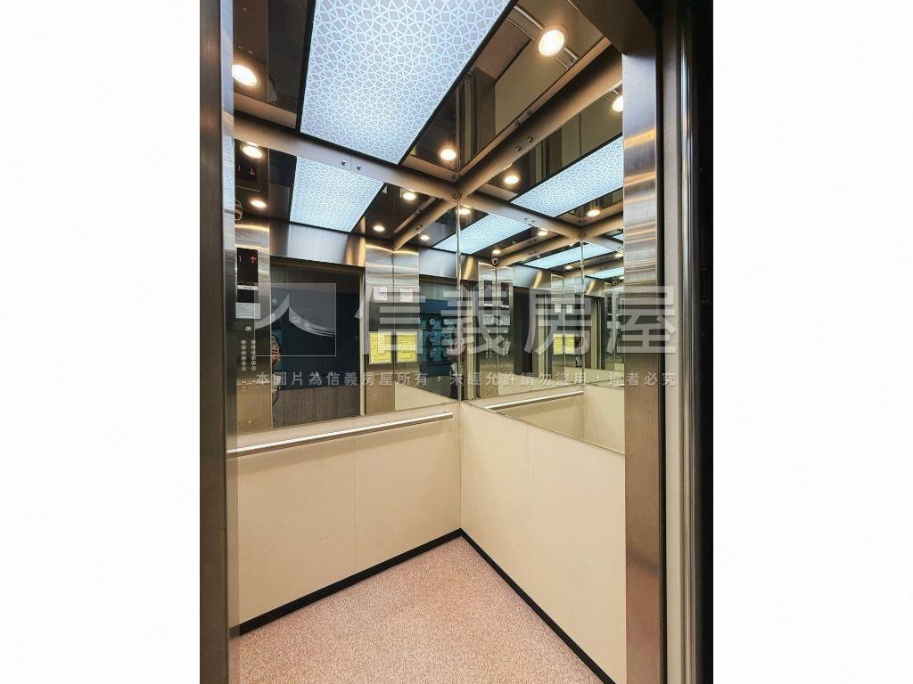 雙捷運。電梯已換新。四房房屋室內格局與周邊環境