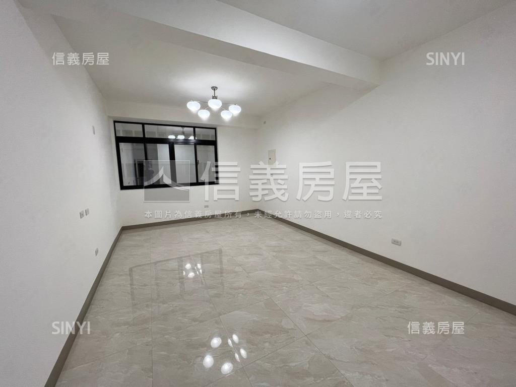 三多商圈正路騎樓漂亮透店房屋室內格局與周邊環境