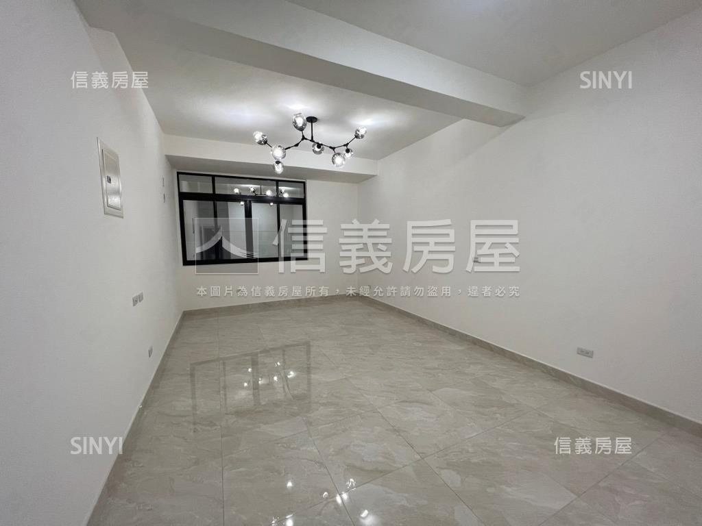 三多商圈正路騎樓漂亮透店房屋室內格局與周邊環境