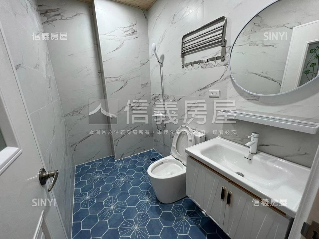三多商圈正路騎樓漂亮透店房屋室內格局與周邊環境