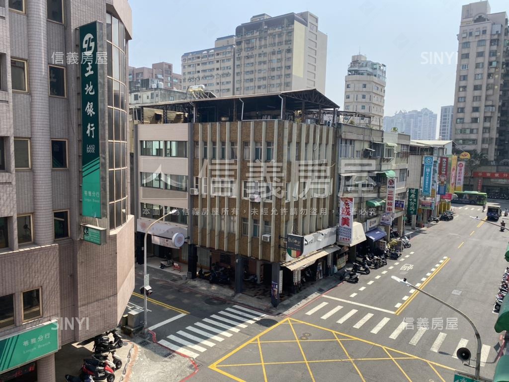 三多商圈正路騎樓漂亮透店房屋室內格局與周邊環境