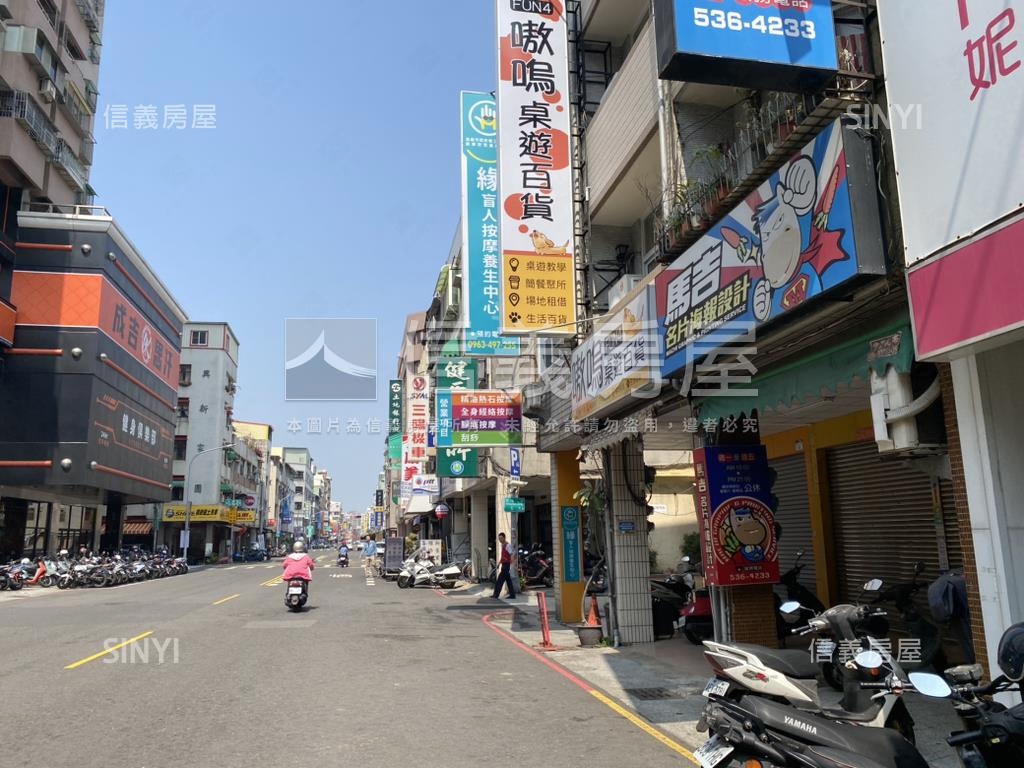 三多商圈正路騎樓漂亮透店房屋室內格局與周邊環境