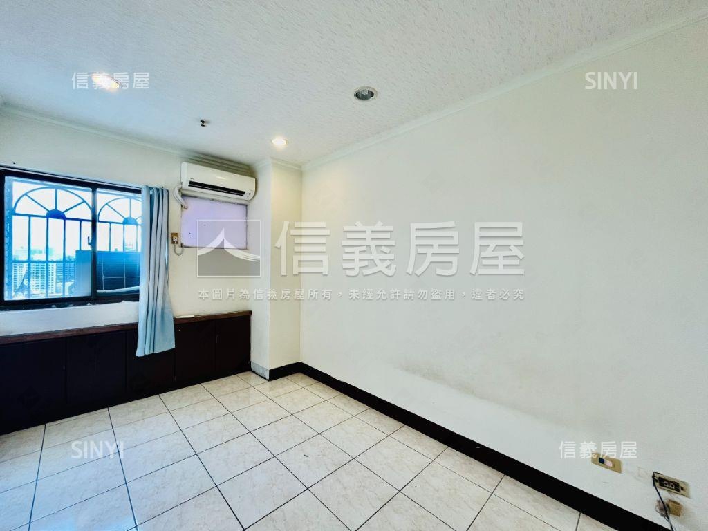 左營鬧中取靜高樓四房平移房屋室內格局與周邊環境