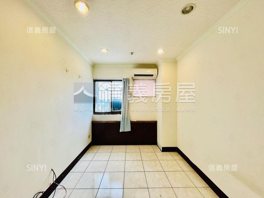 左營鬧中取靜高樓四房平移房屋室內格局與周邊環境
