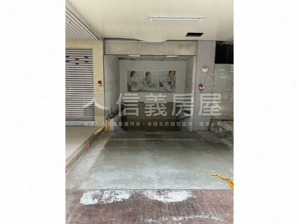 集英平面車位編號15房屋室內格局與周邊環境