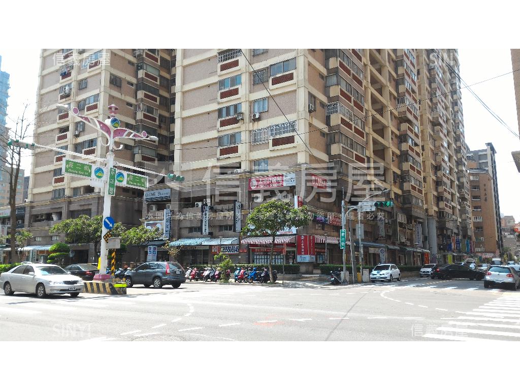 超級中正綠園邸四房車位房屋室內格局與周邊環境