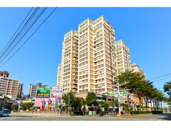 超級中正綠園邸四房車位