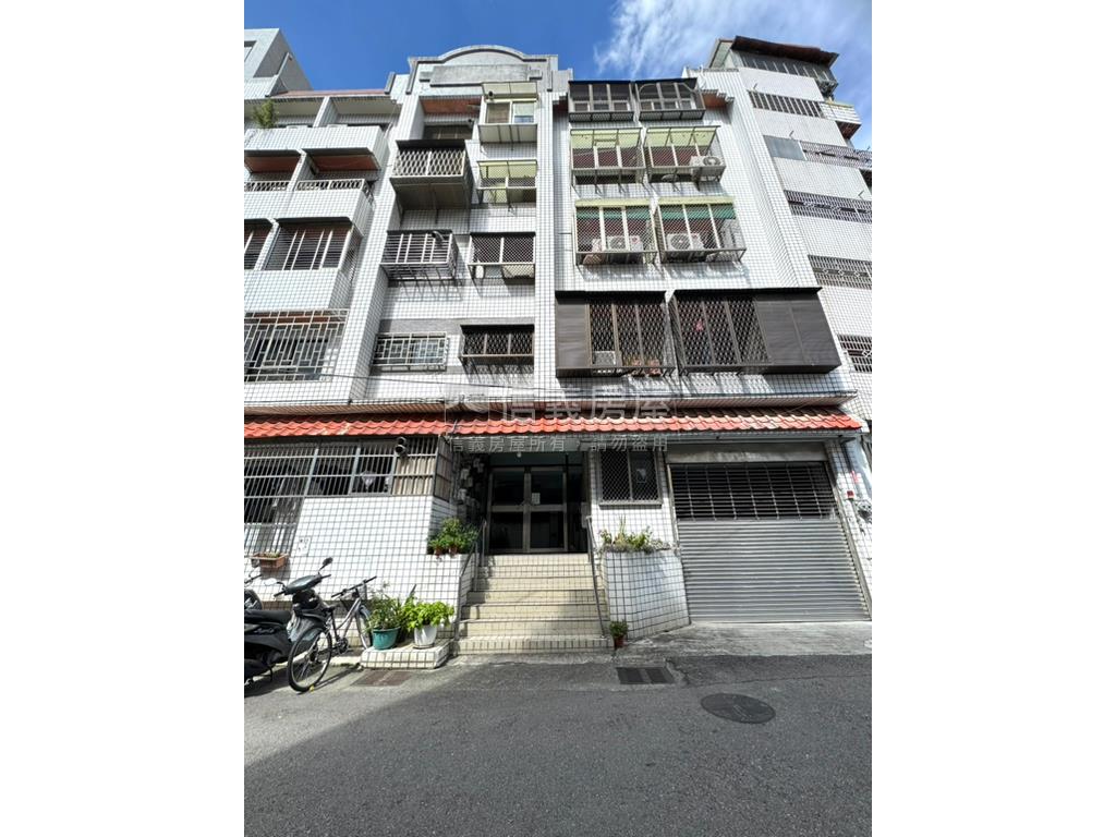 水湳首購大兩房車位房屋室內格局與周邊環境