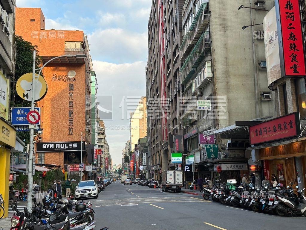 晴光商圈強滾滾店面房屋室內格局與周邊環境