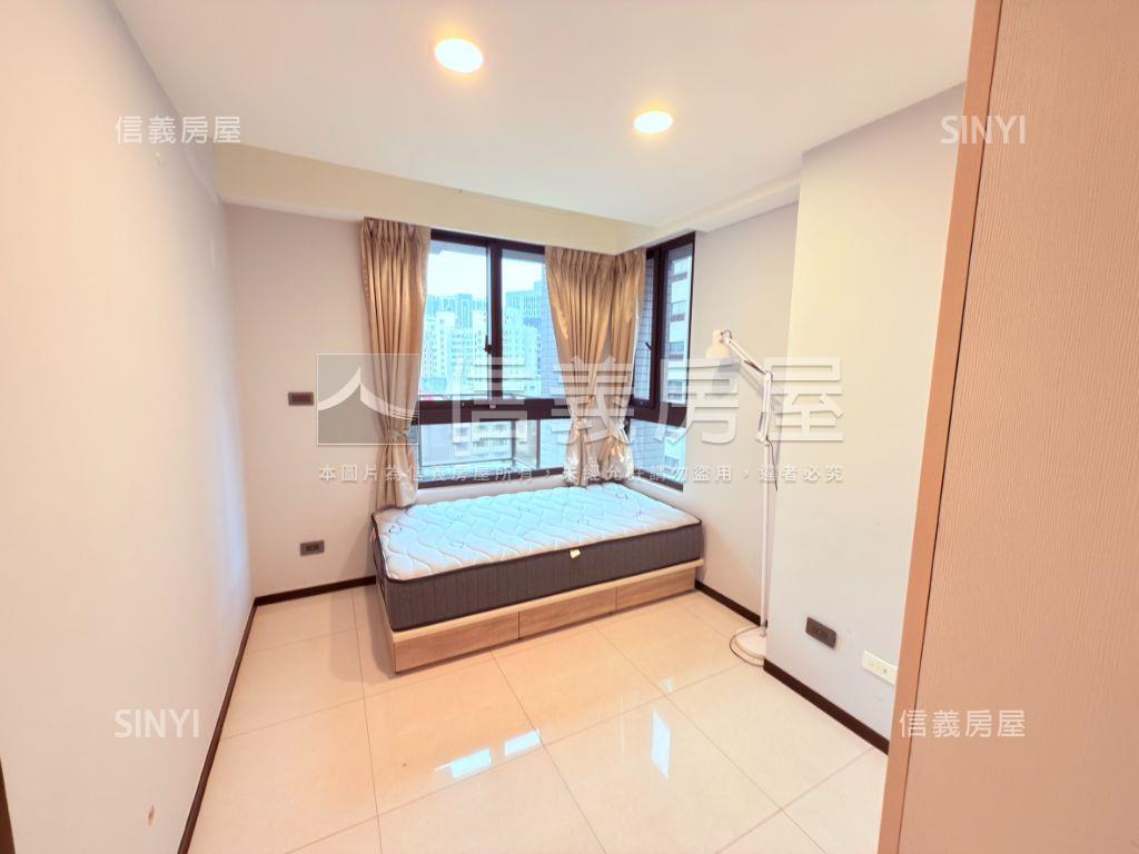 ＭＹ逢甲精美高樓露臺戶房屋室內格局與周邊環境