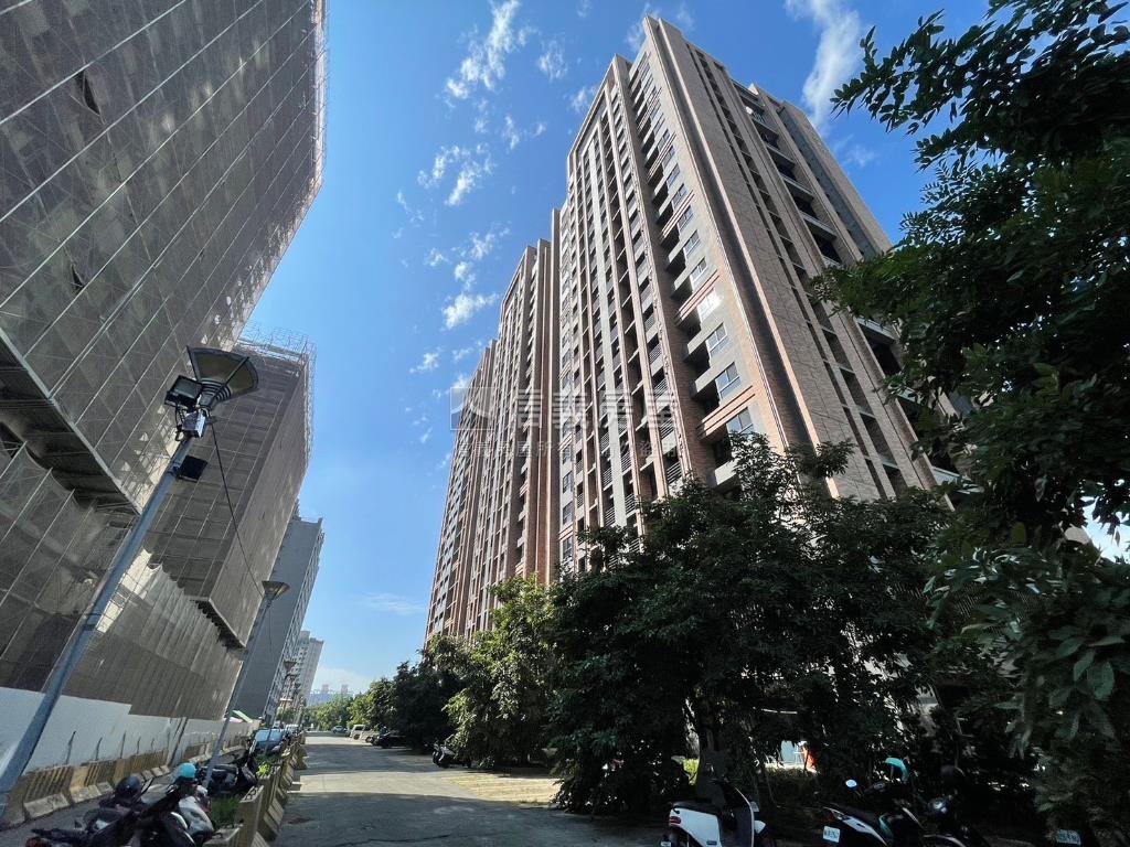 良茂詠美三房雙車位房屋室內格局與周邊環境
