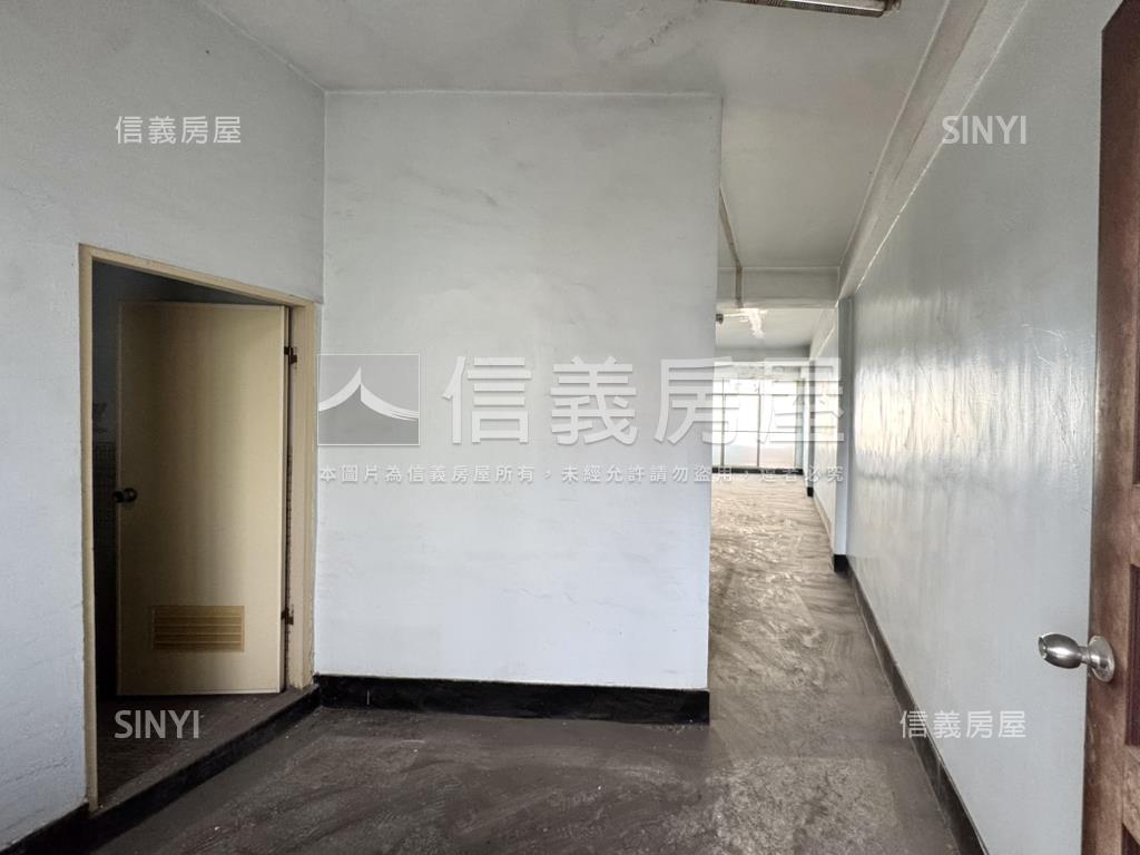 正台中路２５米臨路透店★房屋室內格局與周邊環境