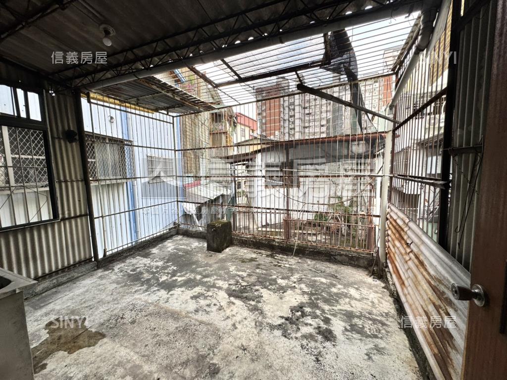 正台中路２５米臨路透店★房屋室內格局與周邊環境