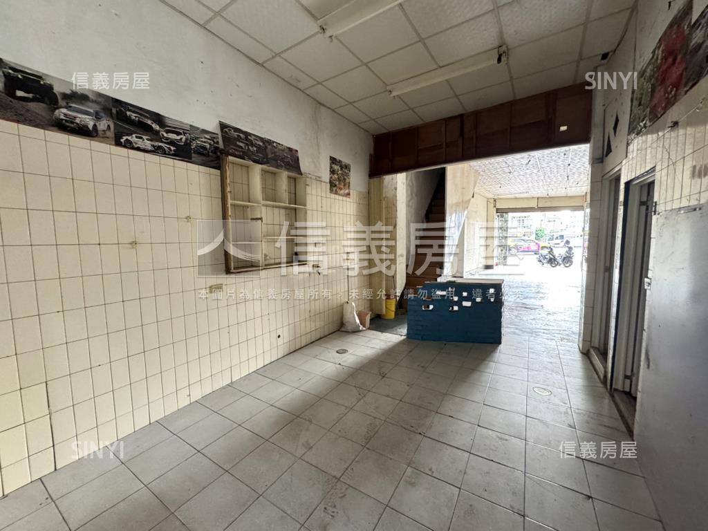 正台中路２５米臨路透店★房屋室內格局與周邊環境