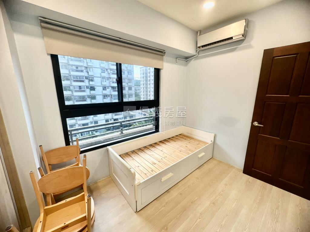 雲世紀Ｂ區二房精裝雙車位房屋室內格局與周邊環境