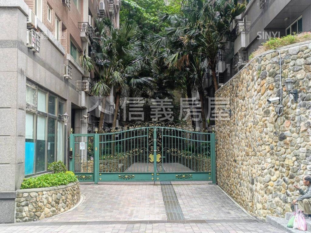 淡大財庫次頂樓邊間套房房屋室內格局與周邊環境