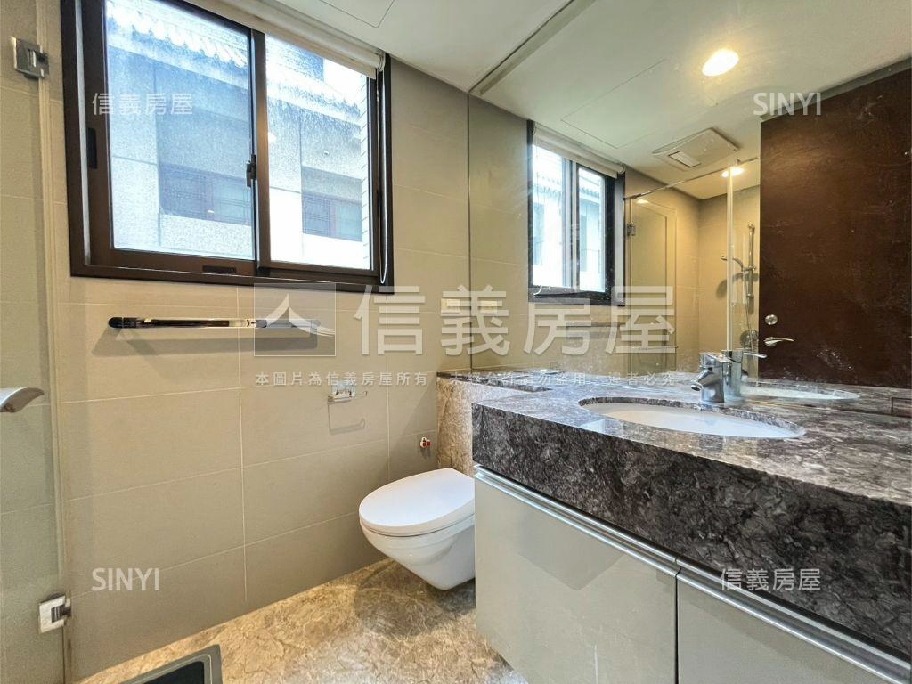 八期御南苑四房雙平車房屋室內格局與周邊環境