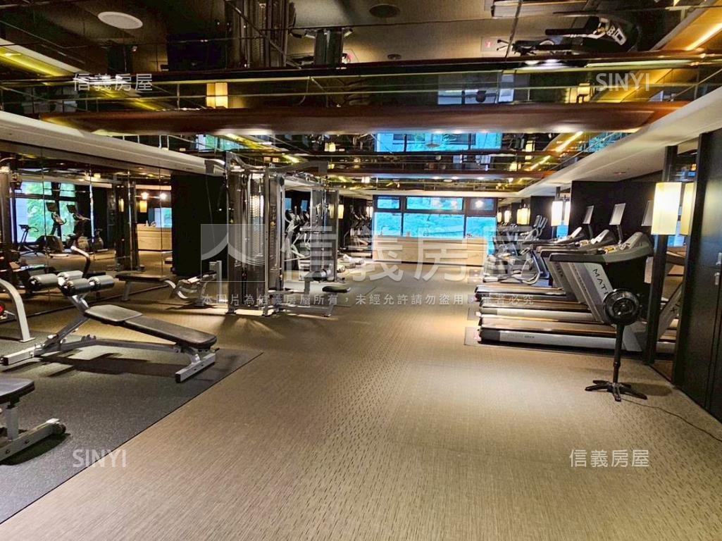 八期御南苑四房雙平車房屋室內格局與周邊環境