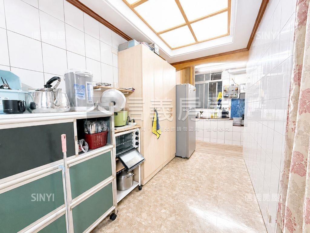 僑中方正美寓房屋室內格局與周邊環境