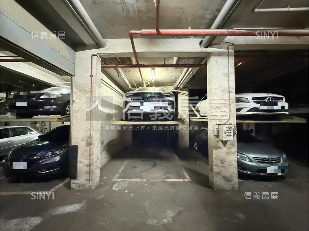 稀有美屋公寓二樓附車位房屋室內格局與周邊環境