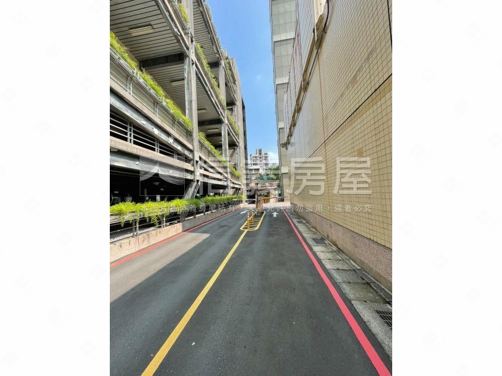 【南方之星】機械車位房屋室內格局與周邊環境