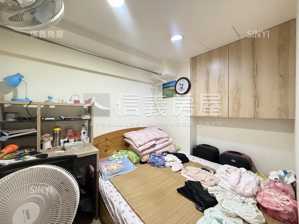 晴光華德．電梯明亮正二房房屋室內格局與周邊環境