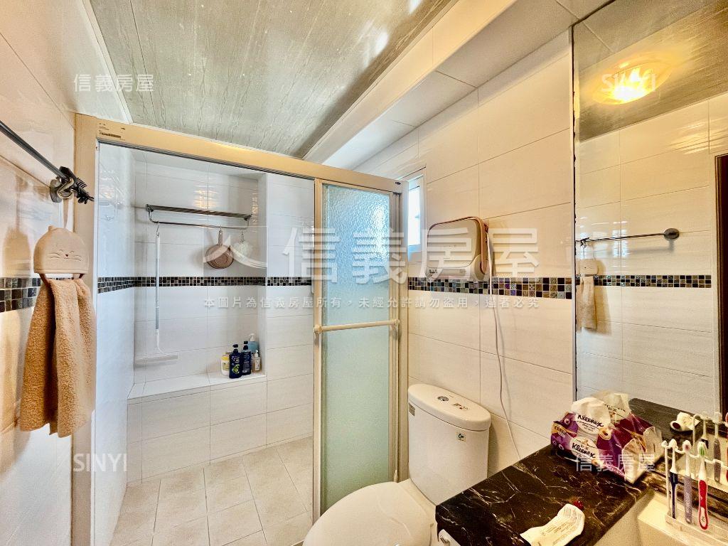 楠梓高樓採光大三房平車房屋室內格局與周邊環境