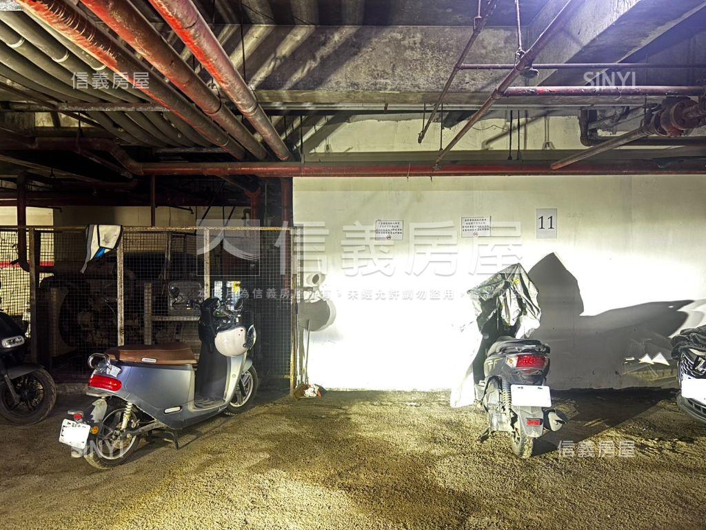 高城七街有車位物件房屋室內格局與周邊環境