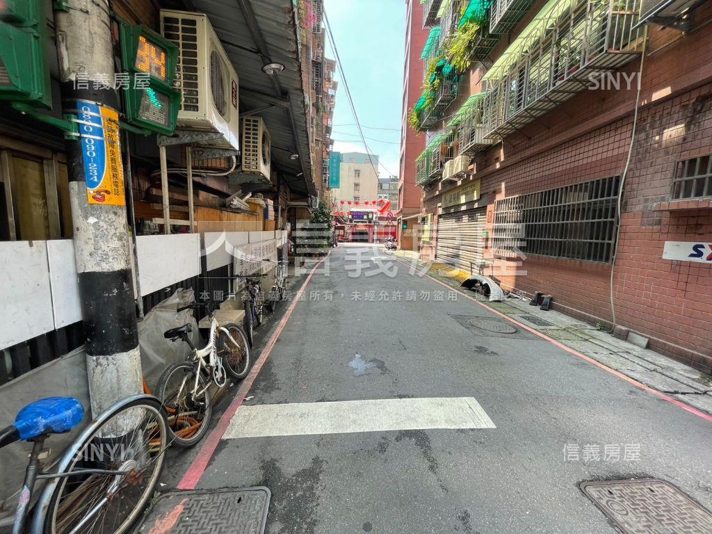 景馳八方・德聚四海房屋室內格局與周邊環境