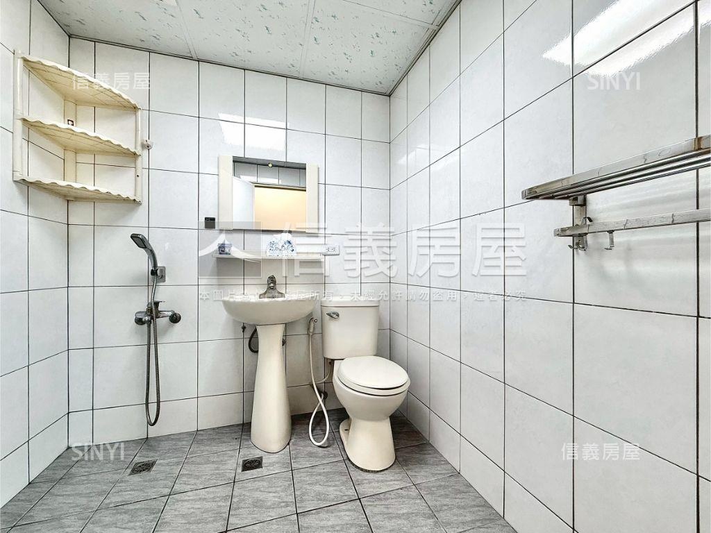 侯爵皇都３房平車房屋室內格局與周邊環境