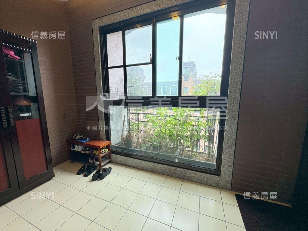 未來棕線冠雲集四房車位房屋室內格局與周邊環境
