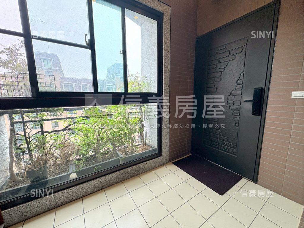 未來棕線冠雲集四房車位房屋室內格局與周邊環境
