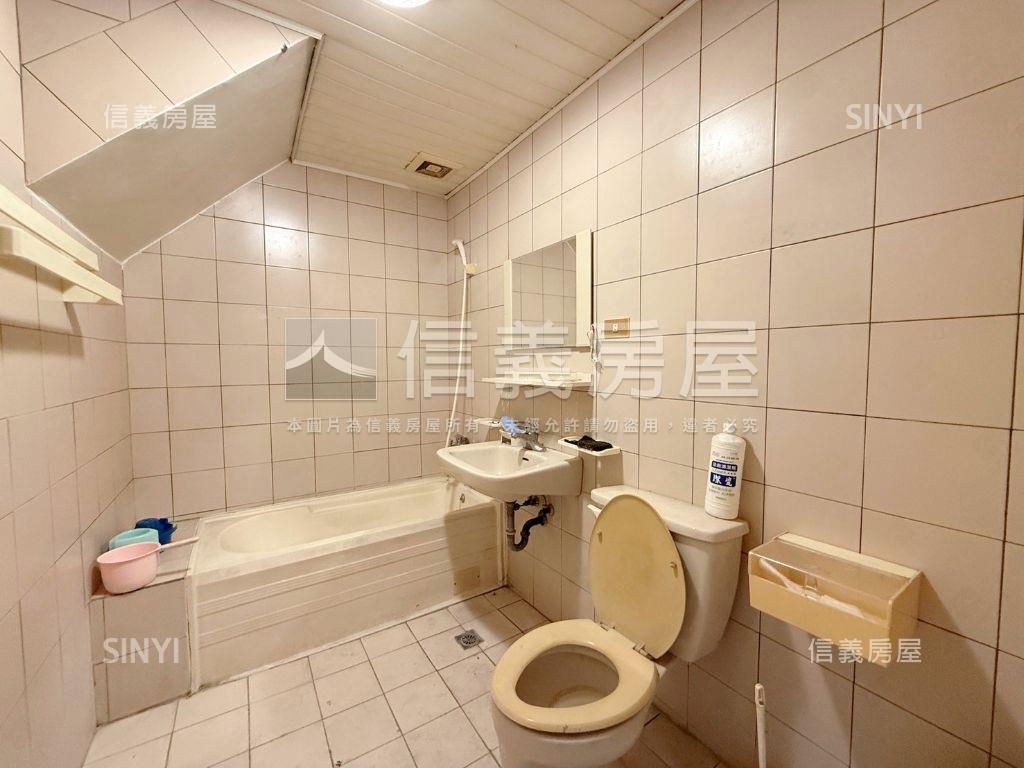 河堤社區稀有美別墅房屋室內格局與周邊環境