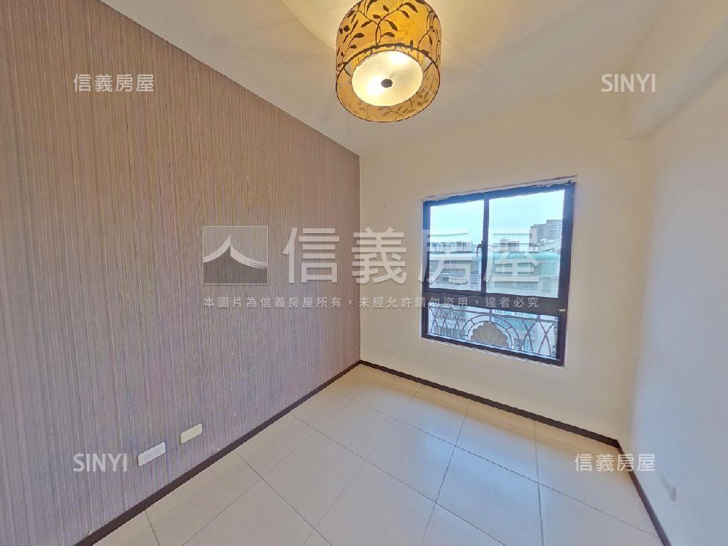 鼎藏晶華稀有朝南三房車位房屋室內格局與周邊環境