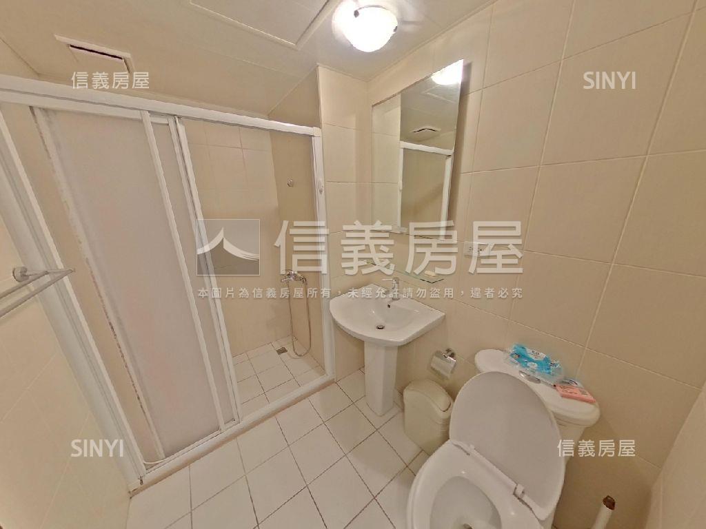 鼎藏晶華稀有朝南三房車位房屋室內格局與周邊環境