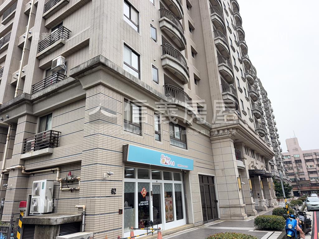 鼎藏晶華稀有朝南三房車位房屋室內格局與周邊環境