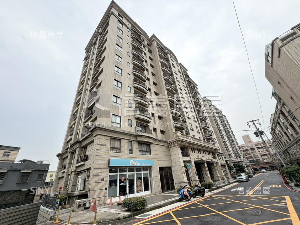 鼎藏晶華稀有朝南三房車位房屋室內格局與周邊環境