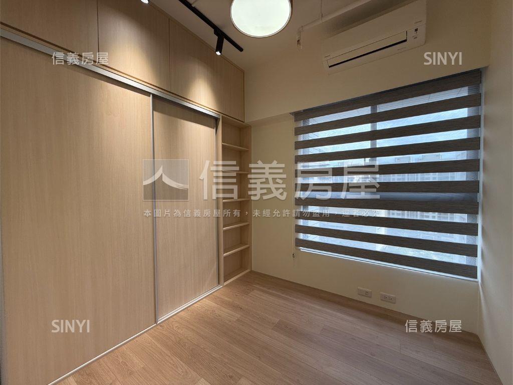 輕屋齡近捷運邊間兩房車位房屋室內格局與周邊環境